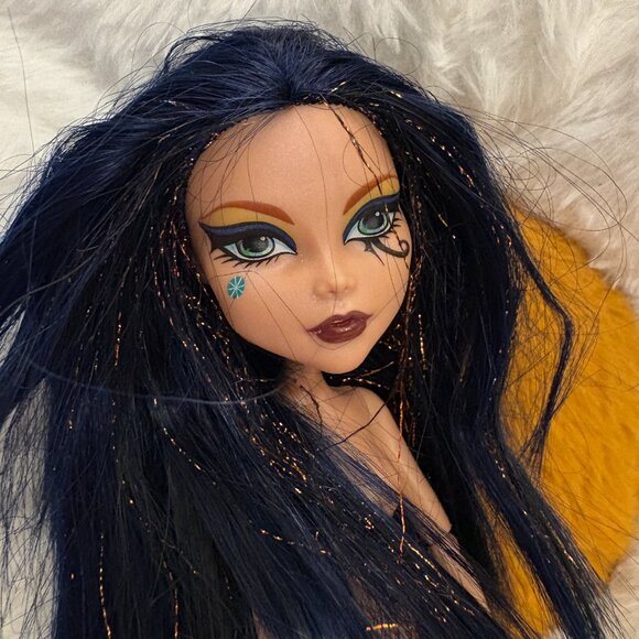 Monster High Cleo de Nile Boo York Fashion Doll Nude With Shoes (SKU: 326TO) - Picture 4 of 14